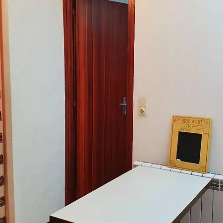 Cosy A Sur Avec Terrasse Et Vue Jardin 32 M² Apartament