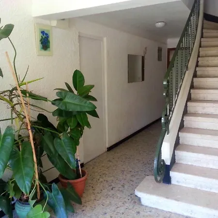 Appartement A Sur A 300 M De La Avec Terrasse Amenagee Et Wifi *