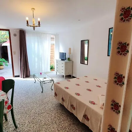 Studio Cosy A Sur Mer Avec Terrasse Et Vue Jardin 32 M² Apartment *